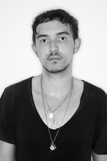 Daniel Deitz. The Bass player. Cassette Kids.